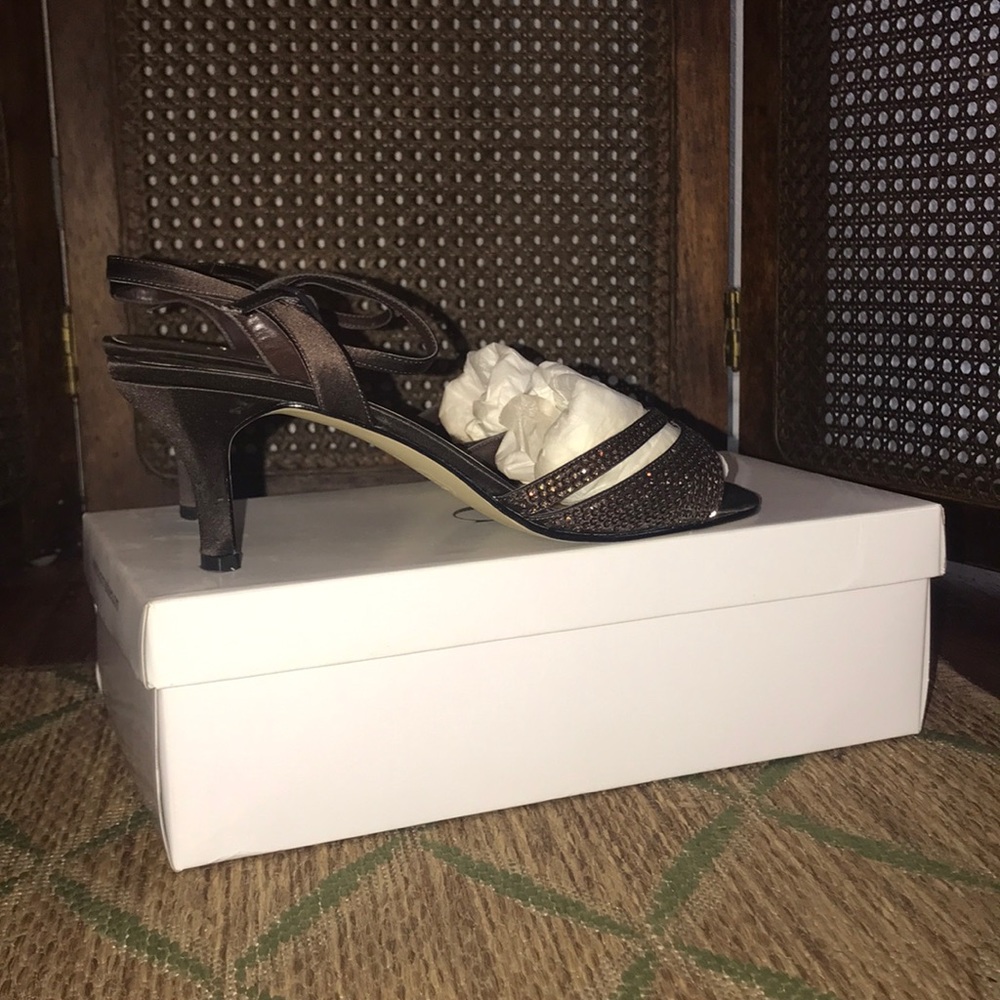 Caparros Heels - Picture 2 of 8
